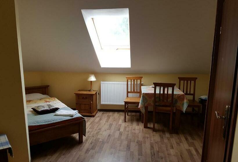 ユースホステル Karczma Na Woli