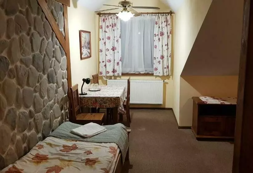 Retkeilymaja Karczma Na Woli