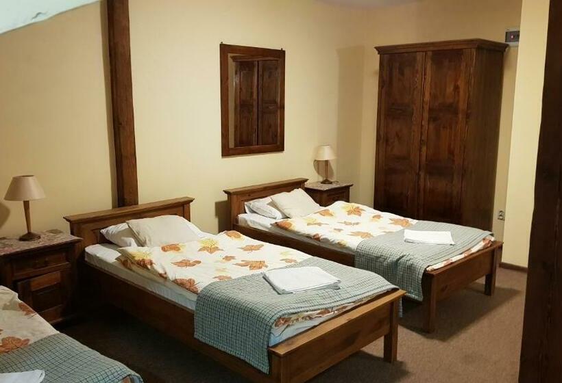 ユースホステル Karczma Na Woli