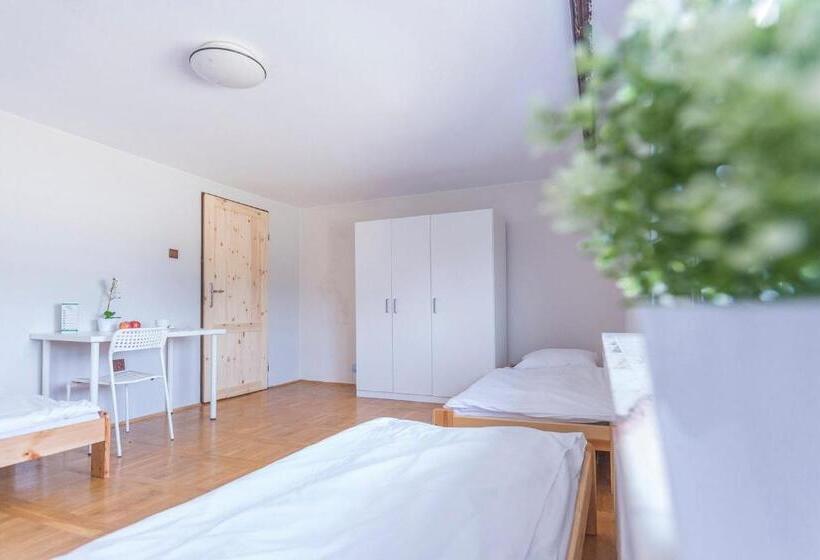 هاستل Kujawska Rooms