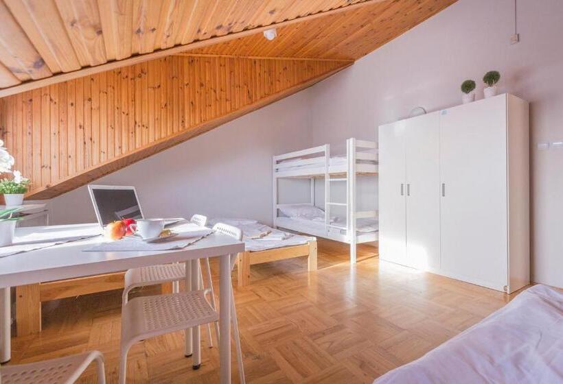 هاستل Kujawska Rooms