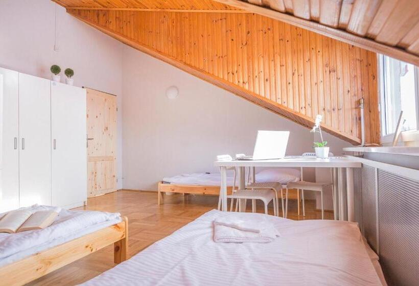 هاستل Kujawska Rooms