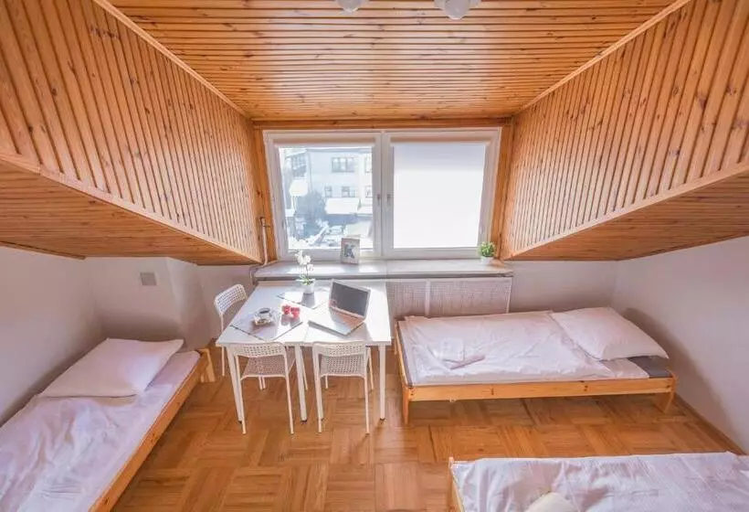 هاستل Kujawska Rooms