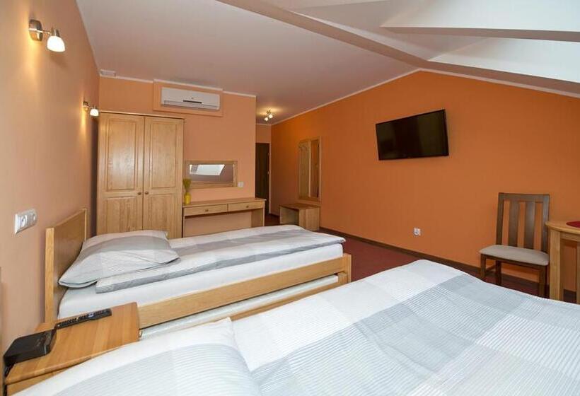 הוסטל U Hołosia