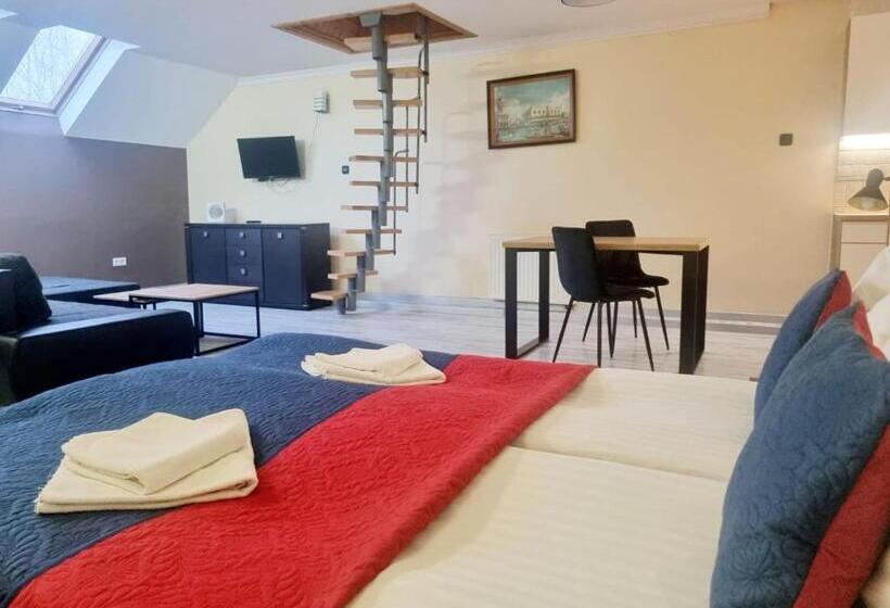 فندق صغير Zajazd Fakir