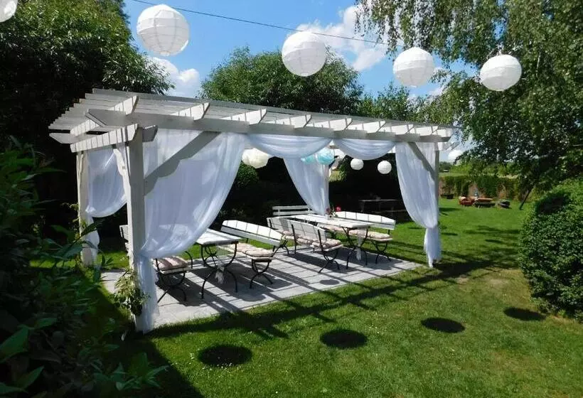 Retkeilymaja Zajazd Fakir