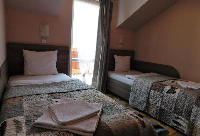 فندق صغير Zajazd Fakir