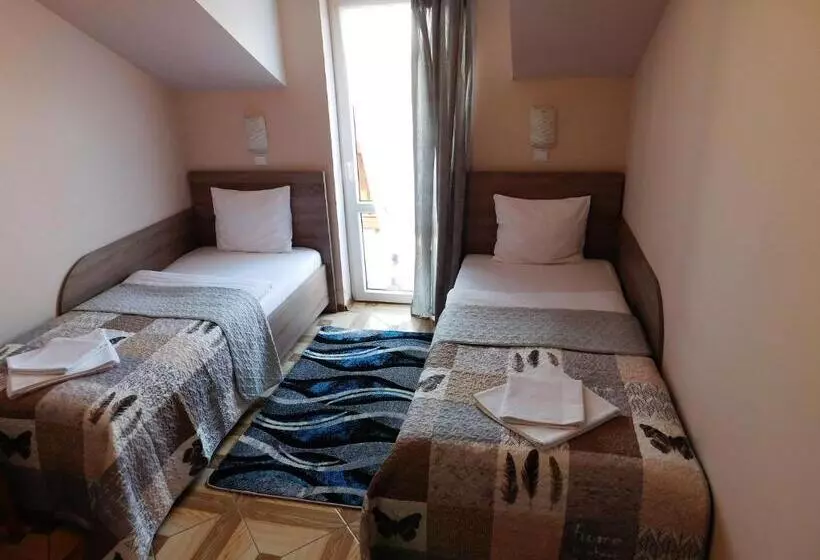 Retkeilymaja Zajazd Fakir