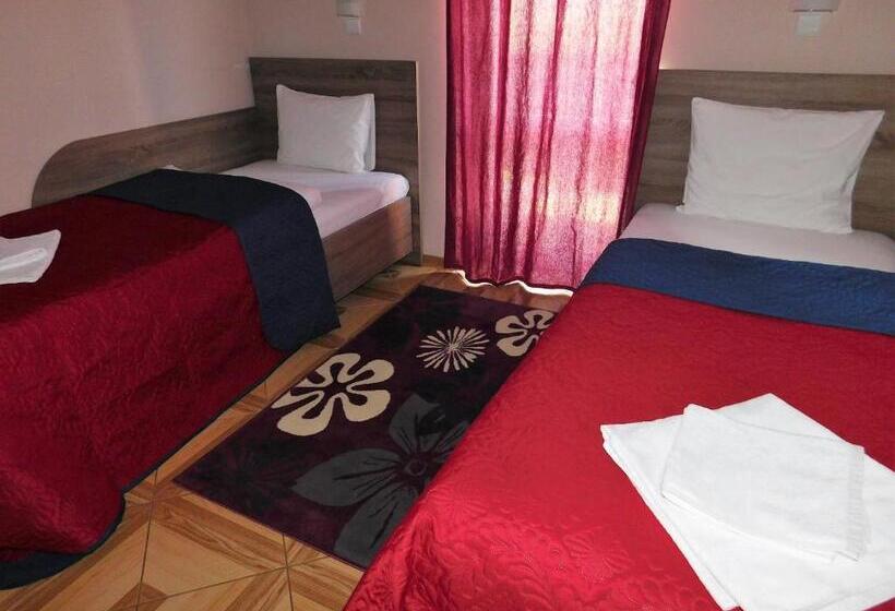 فندق صغير Zajazd Fakir