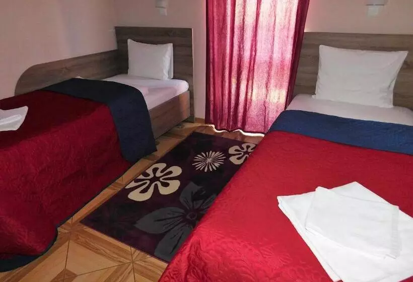 Retkeilymaja Zajazd Fakir