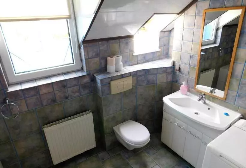 Retkeilymaja Zajazd Fakir