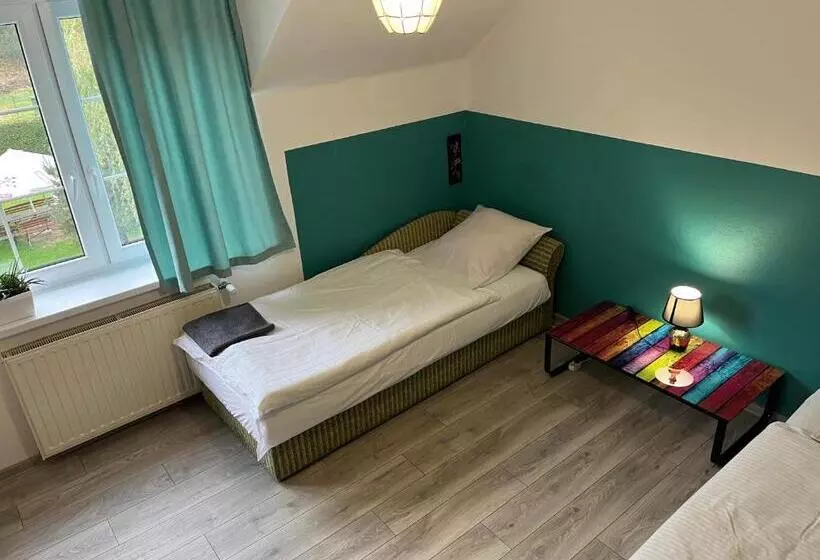 Retkeilymaja Zajazd Magrani