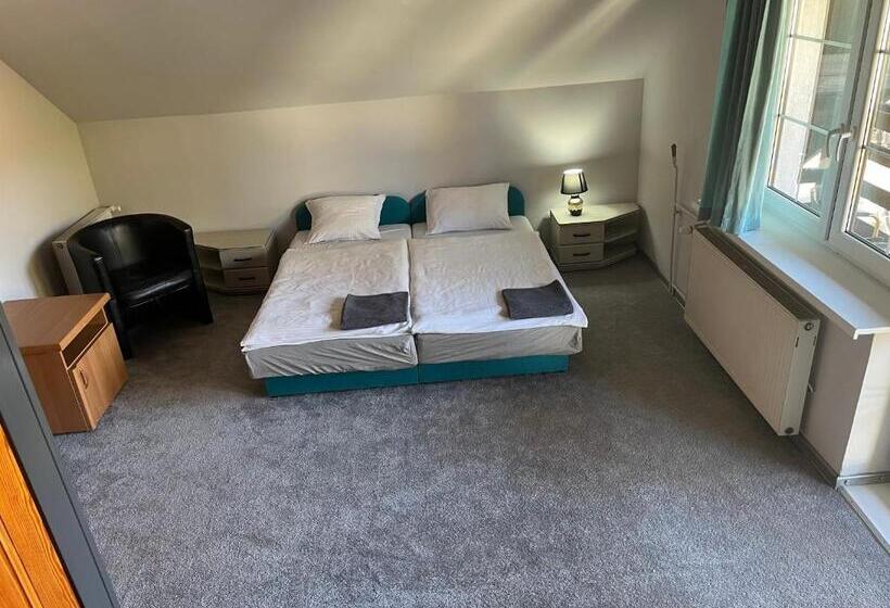 הוסטל Zajazd Magrani