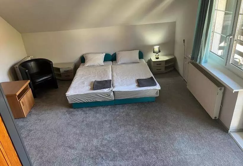 Retkeilymaja Zajazd Magrani