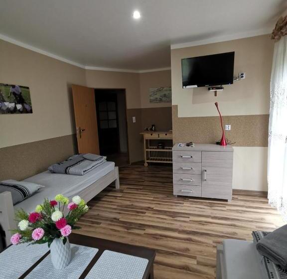 住宿加早餐  Agroturystyka Klekusiowo