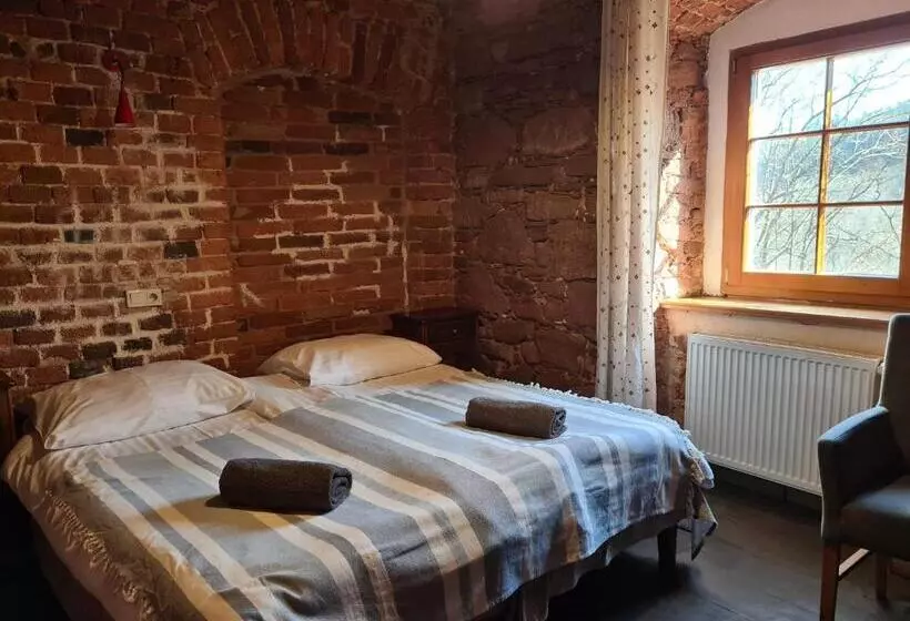 Aamiaismajoitus (B&B) Dom Pod Twierdzą Srebrna Góra