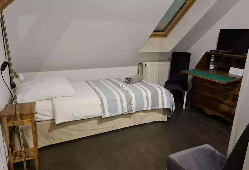 Aamiaismajoitus (B&B) Dom Pod Twierdzą Srebrna Góra