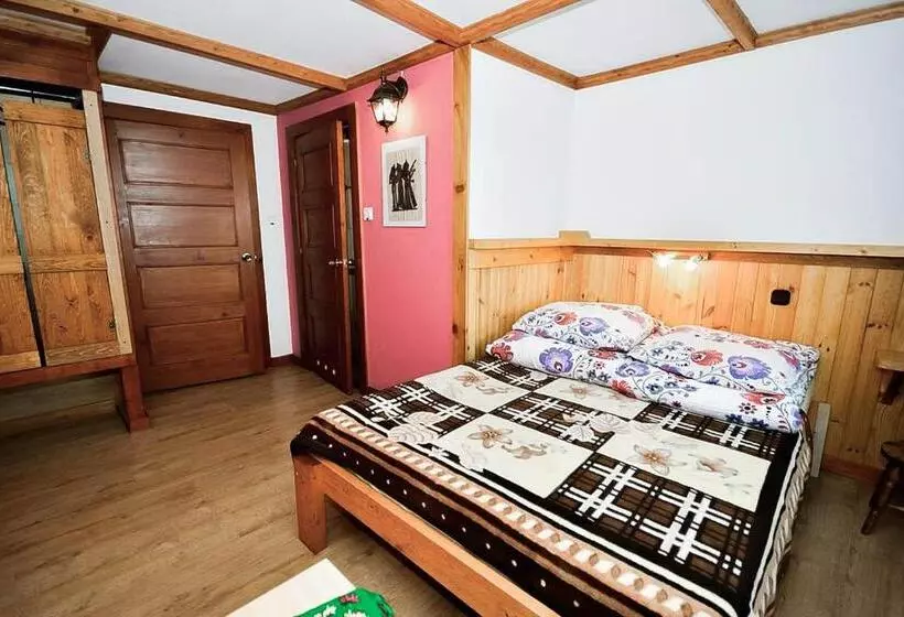 Aamiaismajoitus (B&B) Dom Wypoczynkowy Stoch Mądry