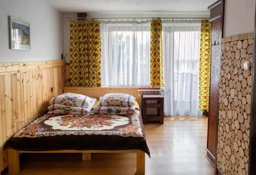 Aamiaismajoitus (B&B) Dom Wypoczynkowy Stoch Mądry
