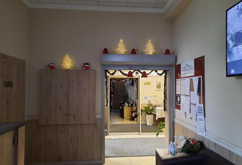 تختخواب و صبحانه Dworek W Płoni