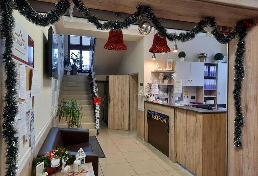 تختخواب و صبحانه Dworek W Płoni