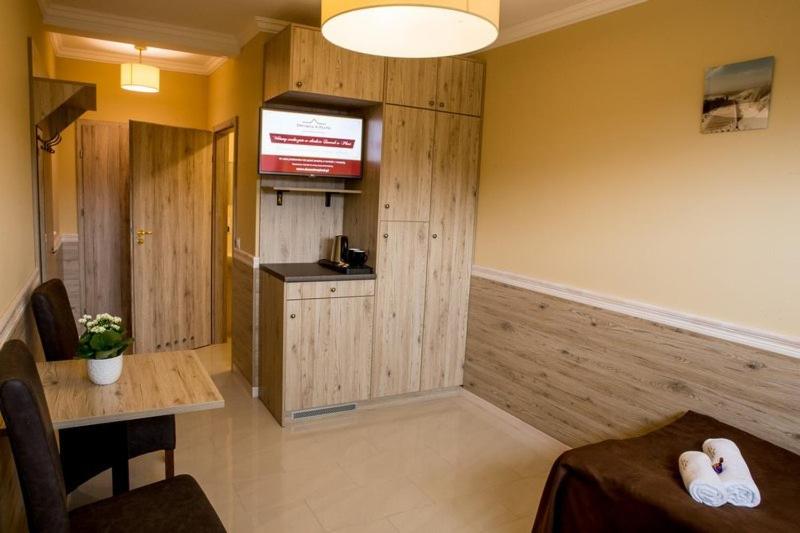 تختخواب و صبحانه Dworek W Płoni