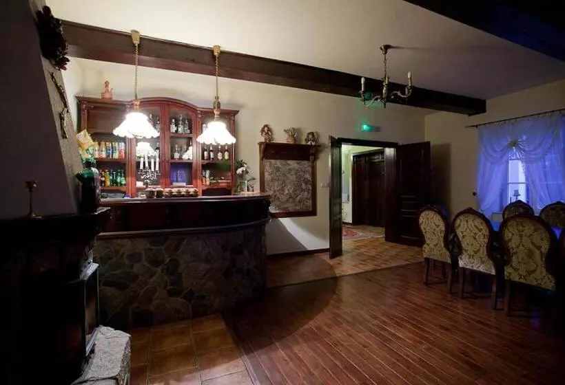 Aamiaismajoitus (B&B) Dwór Na Wichrowym Wzgórzu