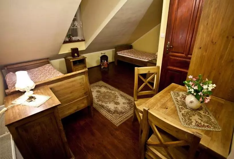 Aamiaismajoitus (B&B) Dwór Na Wichrowym Wzgórzu