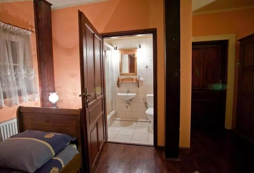 Aamiaismajoitus (B&B) Dwór Na Wichrowym Wzgórzu