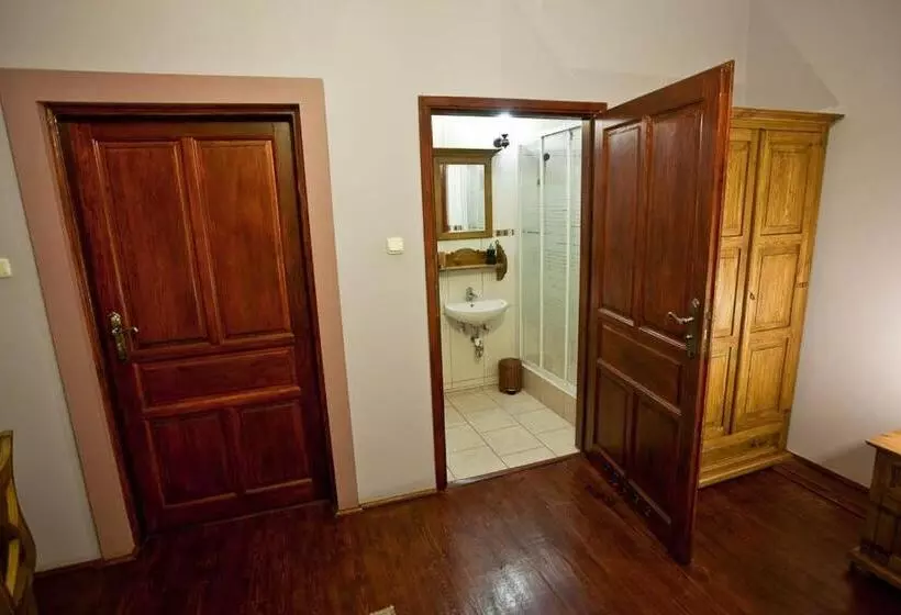 Aamiaismajoitus (B&B) Dwór Na Wichrowym Wzgórzu