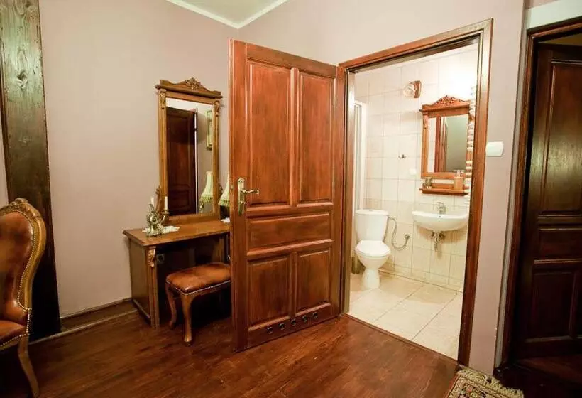 Aamiaismajoitus (B&B) Dwór Na Wichrowym Wzgórzu