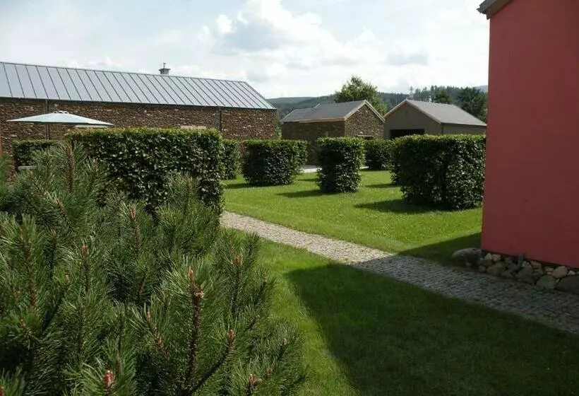 Aamiaismajoitus (B&B) Gospodarstwo Agroturystyczne Pensjonat Sad