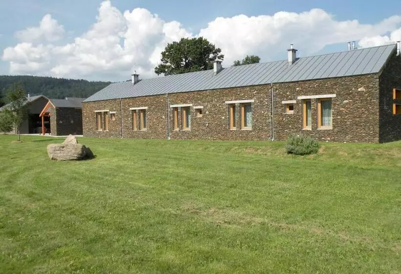 Aamiaismajoitus (B&B) Gospodarstwo Agroturystyczne Pensjonat Sad