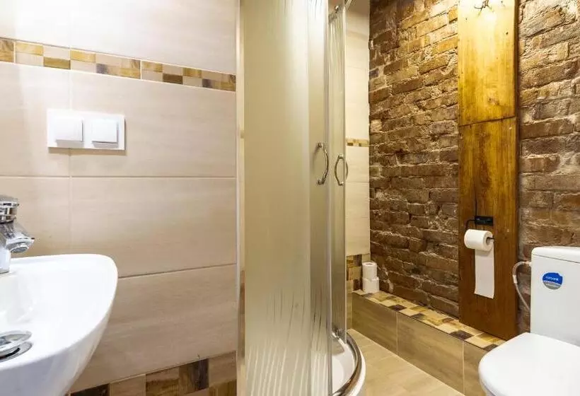 Aamiaismajoitus (B&B) Kawerna Obornicka Pod Orłem Noclegi