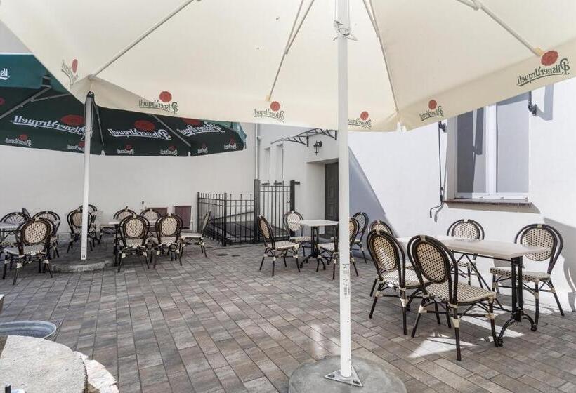 住宿加早餐 Kawerna Obornicka Pod Orłem Noclegi