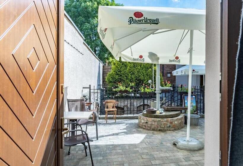 住宿加早餐 Kawerna Obornicka Pod Orłem Noclegi