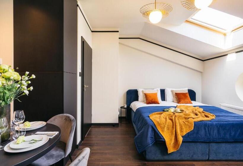 Estery12 By Loft Affair