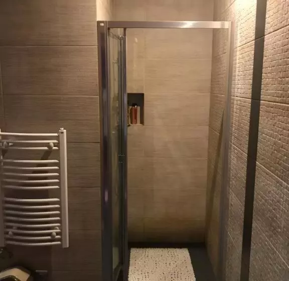Hostel 1902