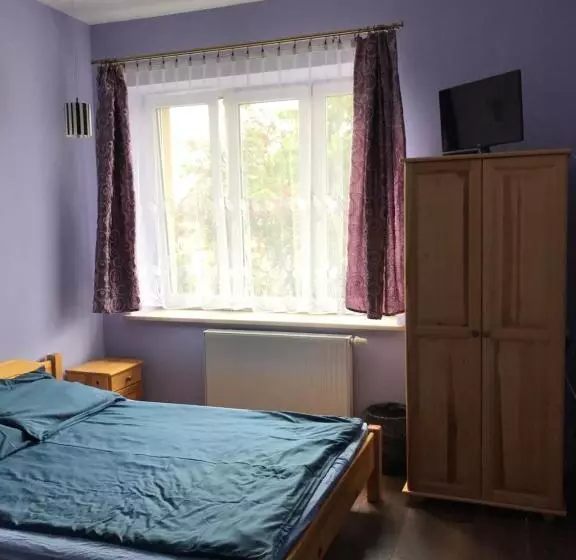 Hostel 1902