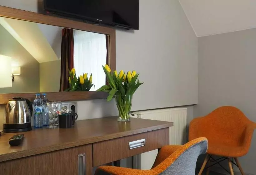 ホテル Konstancja