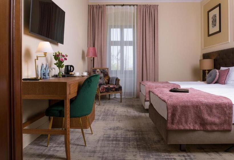 בית מלון כפרי Pałac Mojęcice