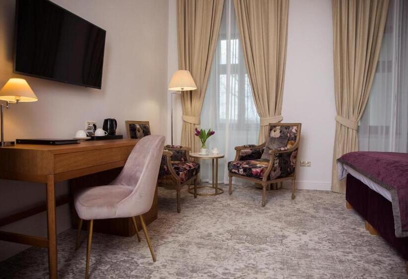 בית מלון כפרי Pałac Mojęcice