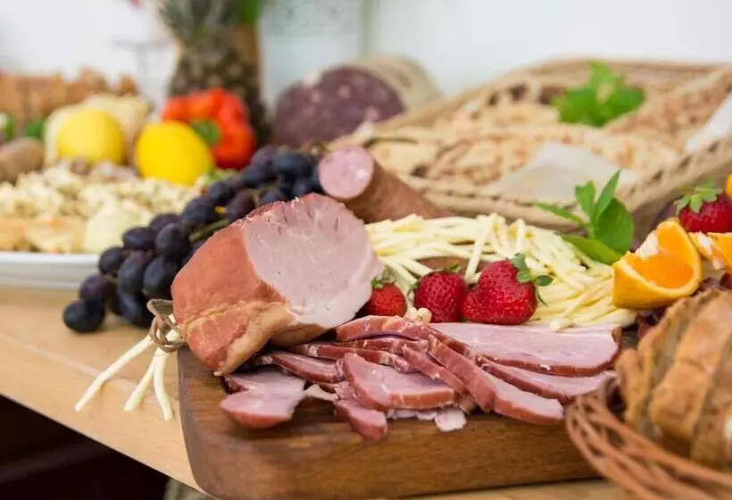 Hotelli Restauracja Autos