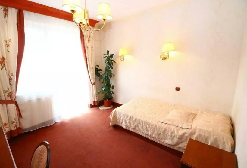 Hotelli Restauracja I Pokoje Gościnne Verde