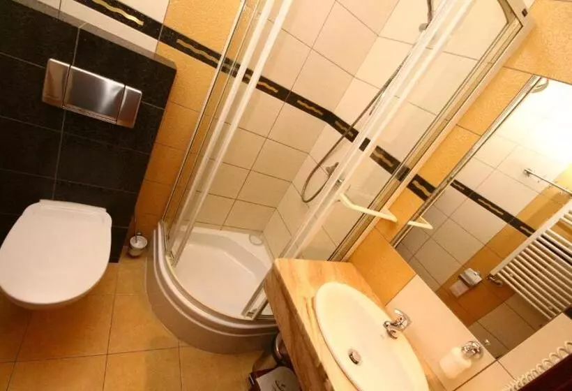 Hotelli Restauracja I Pokoje Gościnne Verde