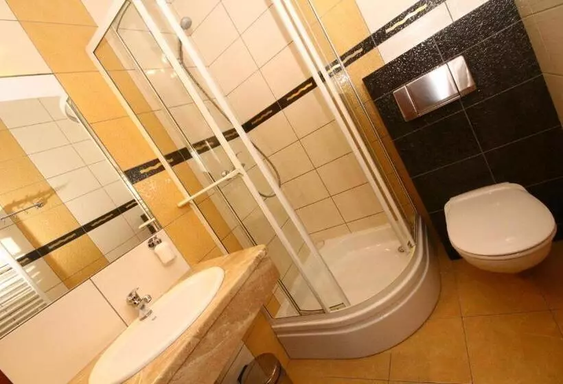 Hotelli Restauracja I Pokoje Gościnne Verde