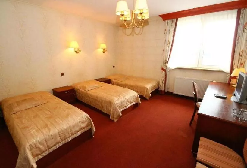 Hotelli Restauracja I Pokoje Gościnne Verde