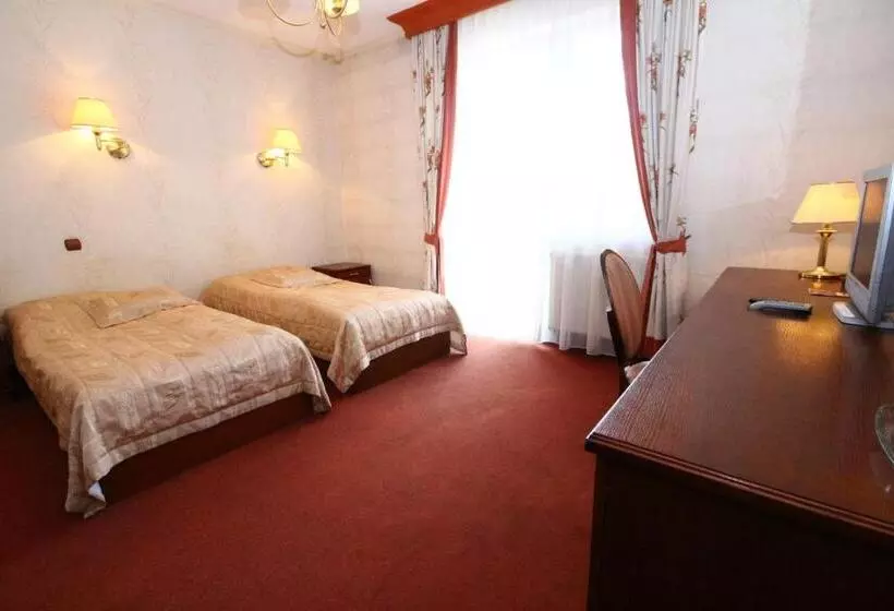 Hotelli Restauracja I Pokoje Gościnne Verde