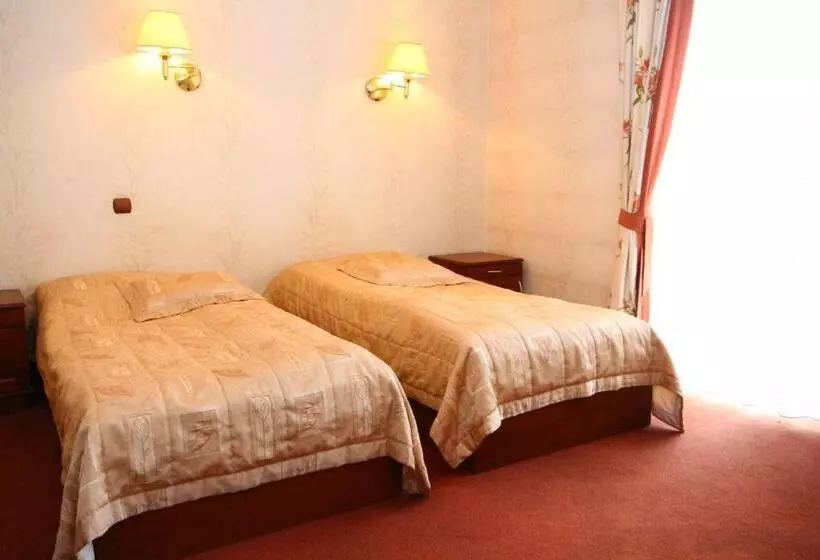 Hotelli Restauracja I Pokoje Gościnne Verde