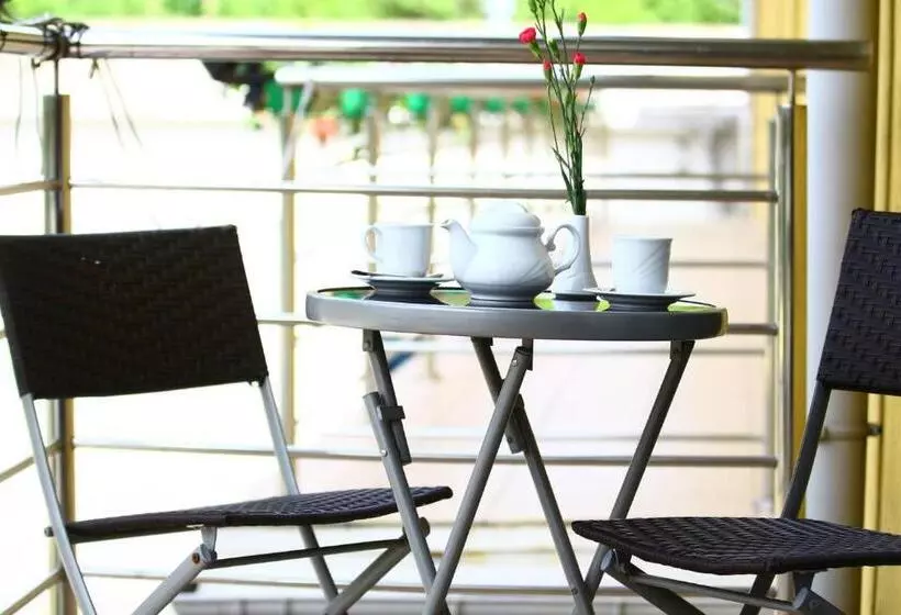 Hotelli Restauracja I Pokoje Gościnne Verde